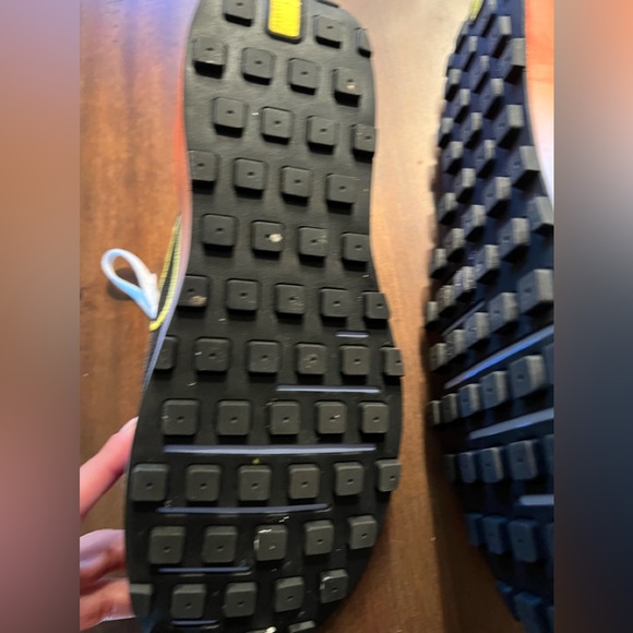 Size 10 Mens Nike Waffle One Shoes Black Yellow Strike Crimson DM9049-001 - Picture 5 of 9